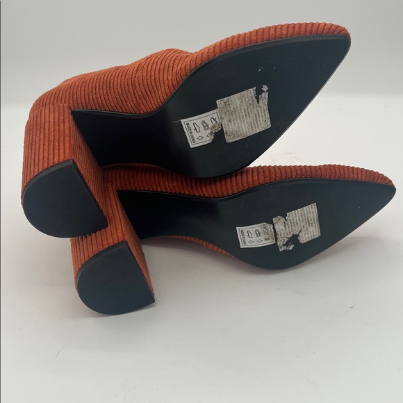 Matt & Nat Amari Academia Corduroy Textured Burnt Orange Heels Pumps size 7 - Picture 7 of 9
